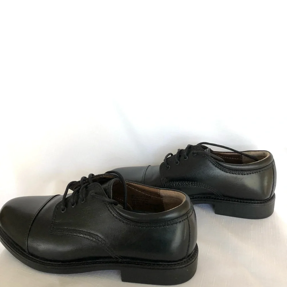 Leather ~  Mens Shoes ~ Dockers ~ Style: Gordon ~ Cordovan Brown Oxfords ~ 10W